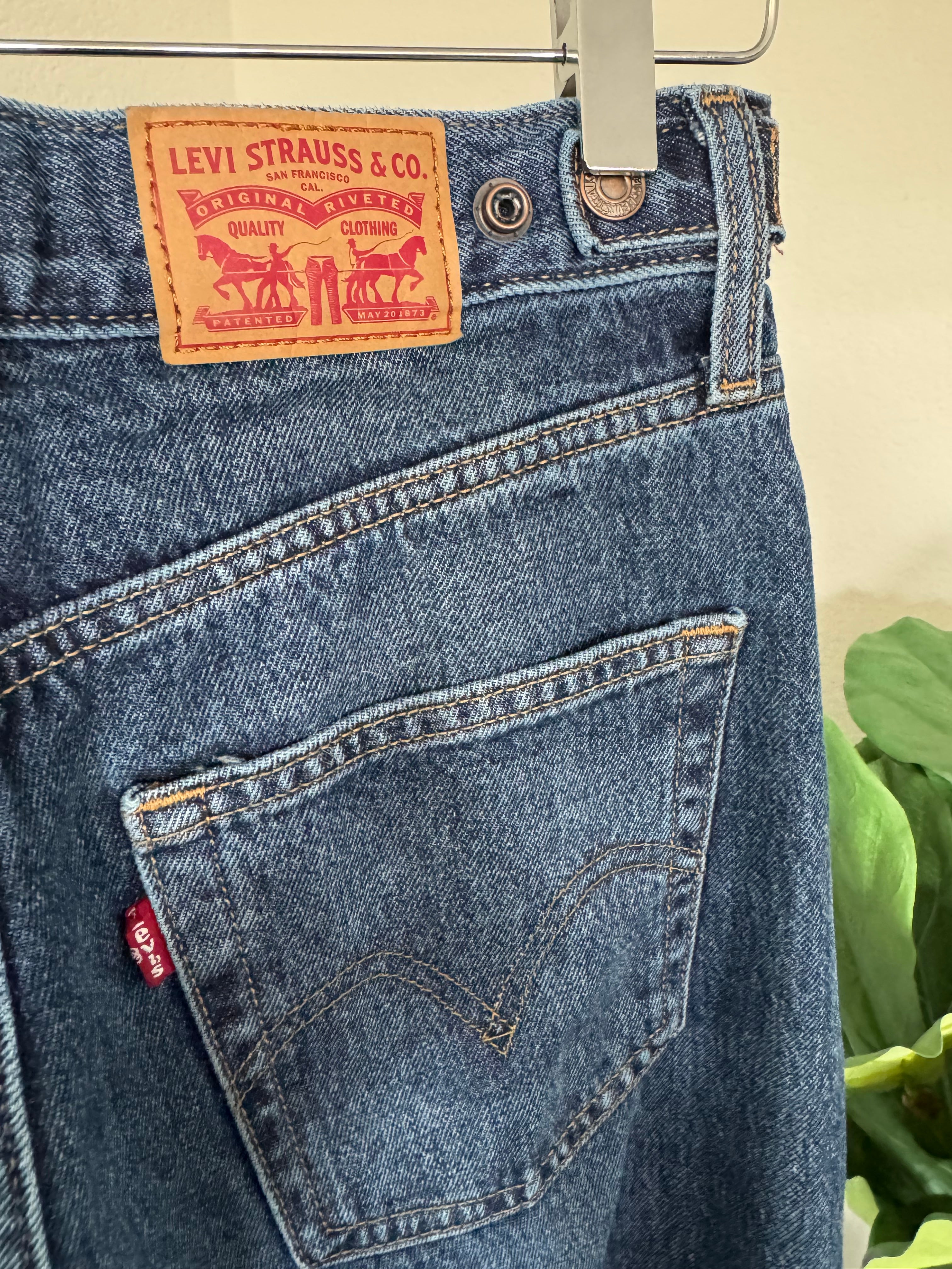 Levi's Cinch Barrel Jeans