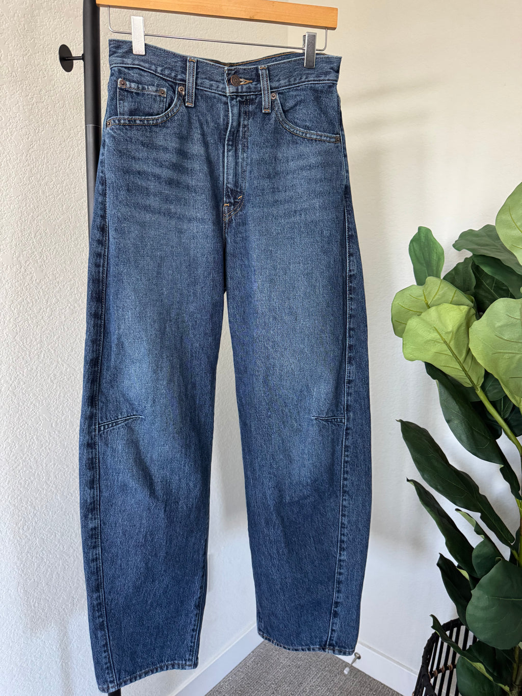Levi's Cinch Barrel Jeans
