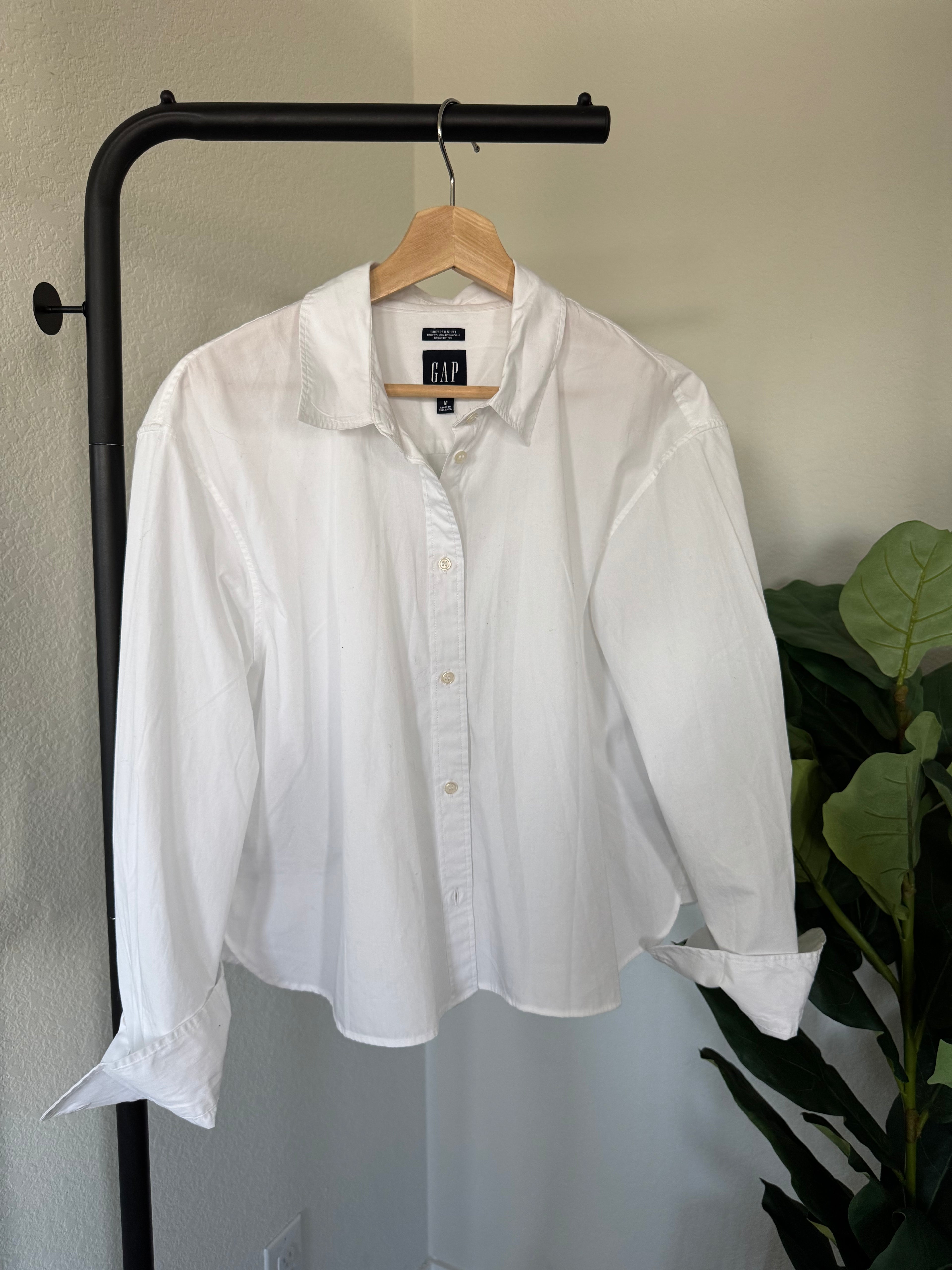 NWT GAP Cropped Button Down