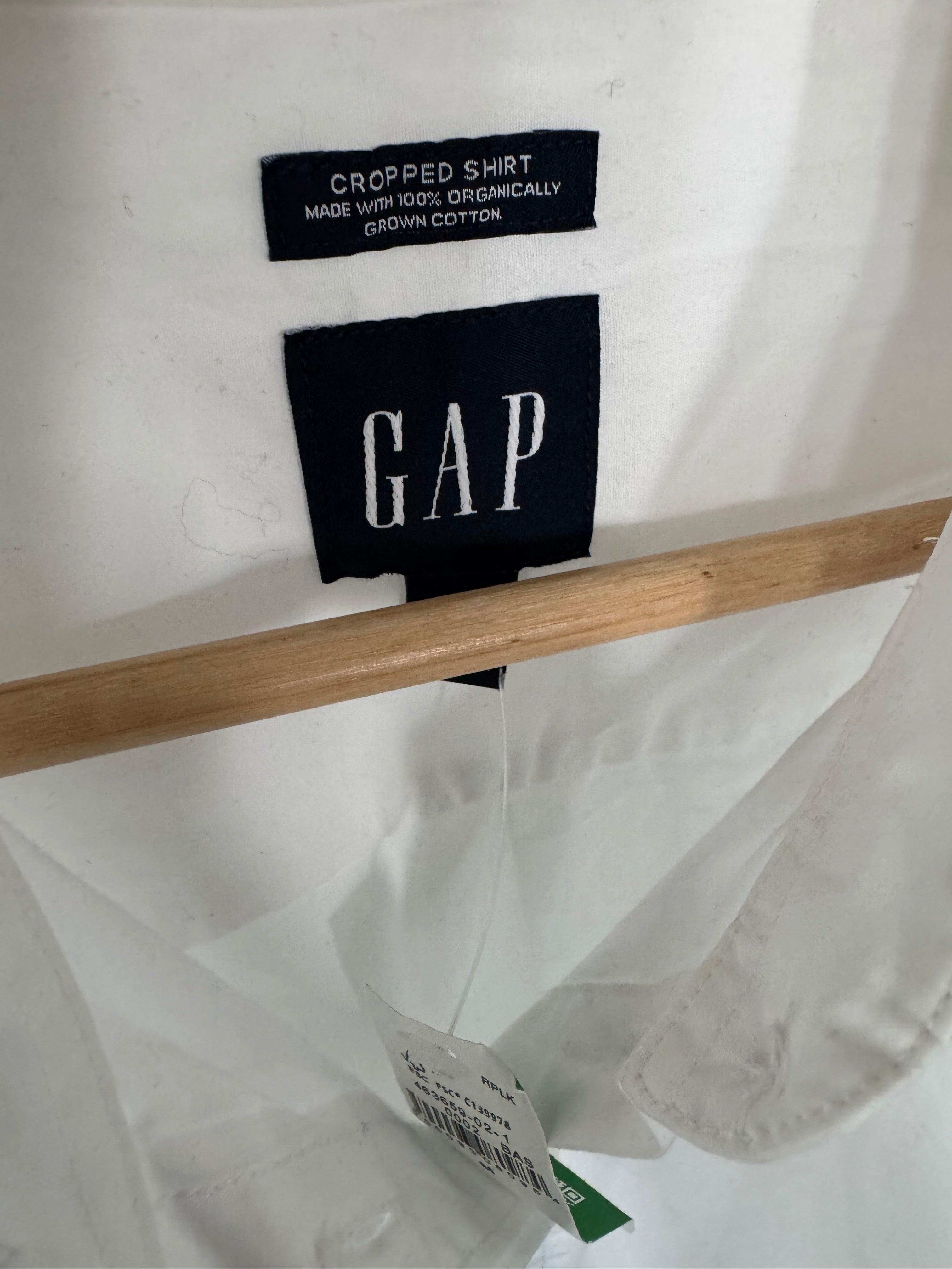 NWT GAP Cropped Button Down