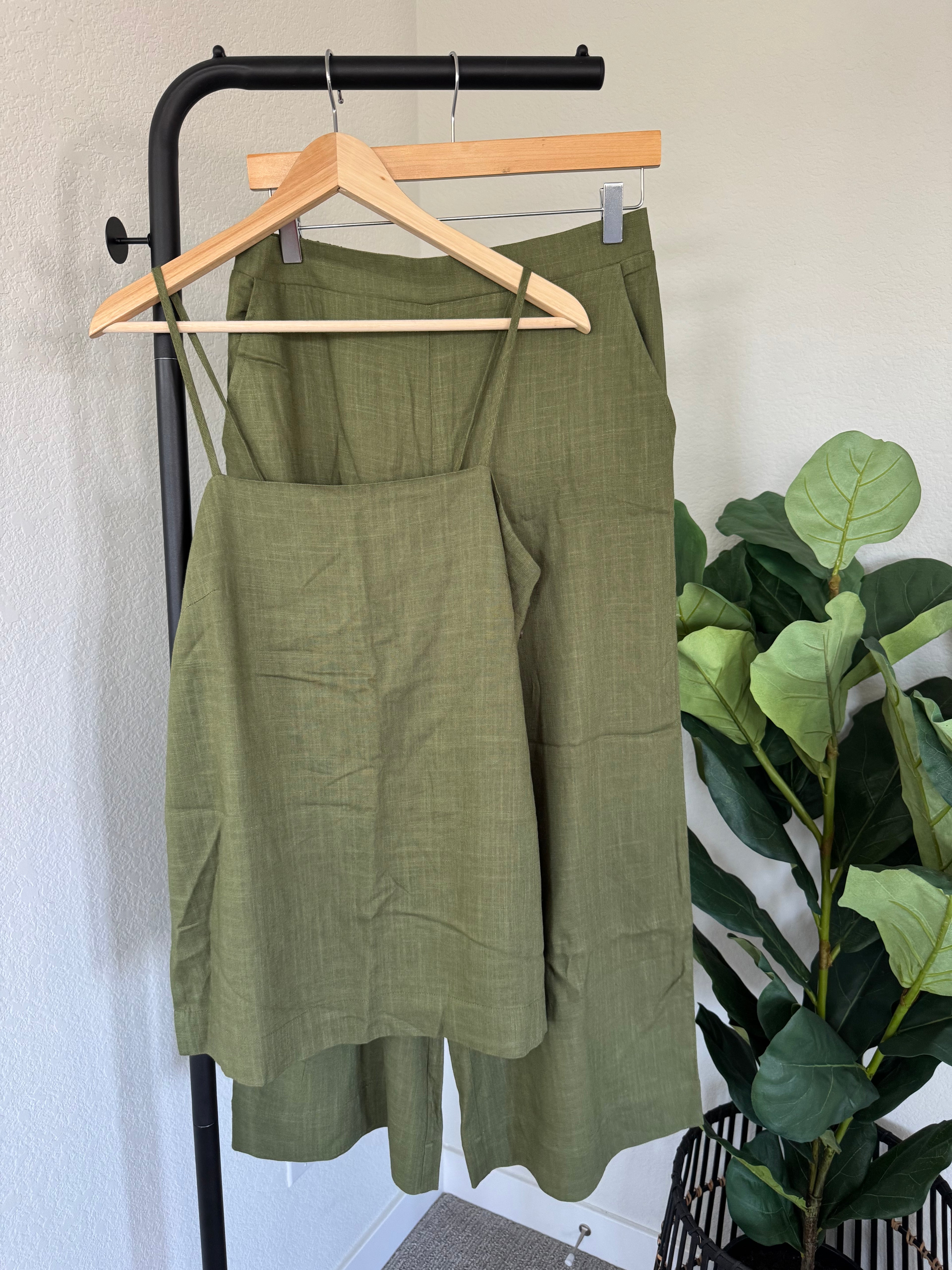 NWT House of Harlow Set